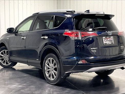 Used 2018 Toyota RAV4 Limited AWD/4WD image 12