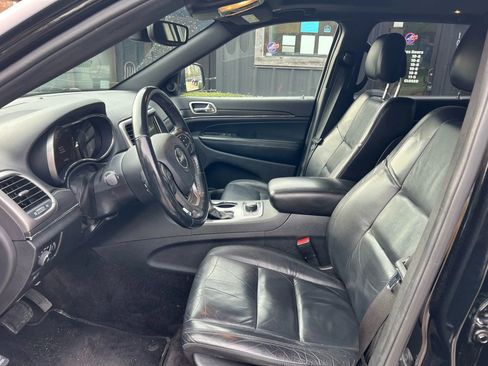 Used 2018 Jeep Grand Cherokee Limited image 11