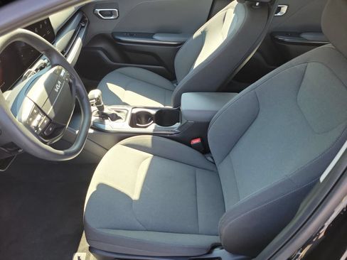 Used 2025 Kia K4 FWD image 17