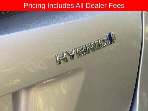Used 2017 Toyota Prius Four Touring w/ Premium Convenience Package FWD image 9