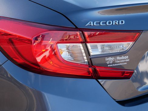 Used 2019 Honda Accord EX image 17