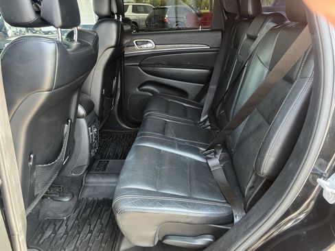 Used 2014 Jeep Grand Cherokee Limited w/ Luxury Group II image 34