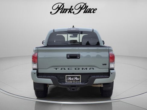 Used 2023 Toyota Tacoma TRD Off-Road w/ Technology Package AWD/4WD image 4
