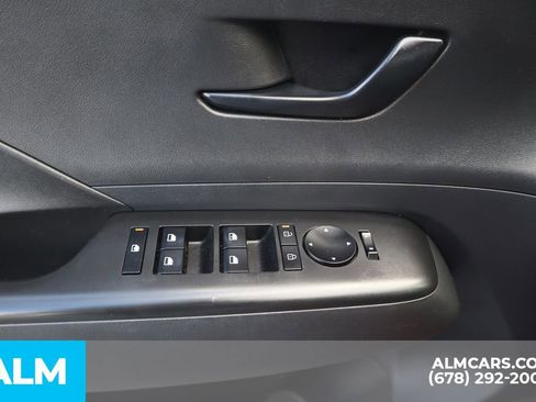 Used 2025 Hyundai Kona SEL image 16