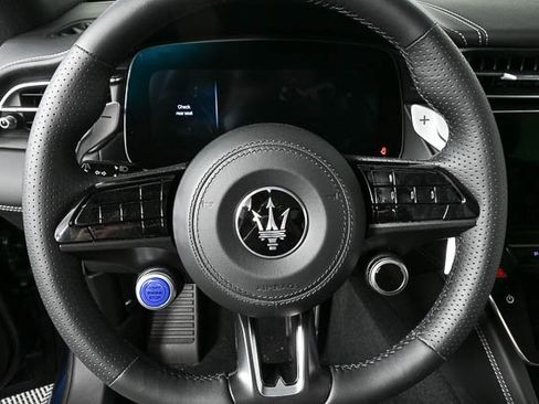 New 2025 Maserati Grecale Modena image 10