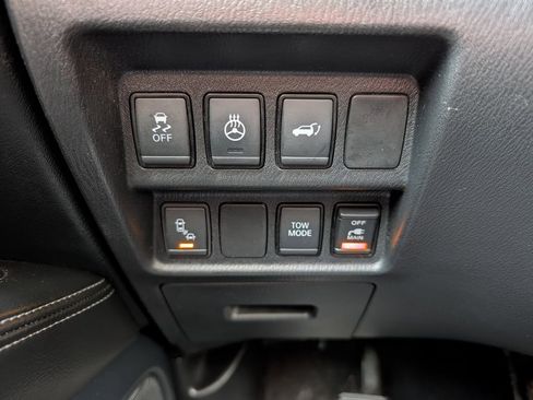 Used 2020 Nissan Pathfinder SL image 26