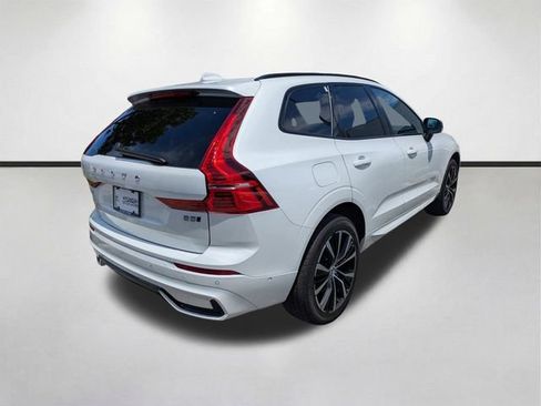 Used 2024 Volvo XC60 B5 Plus AWD/4WD image 5