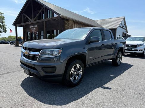 Used 2017 Chevrolet Colorado LT RWD image 2
