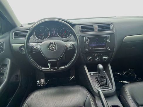 Used 2017 Volkswagen Jetta SE FWD image 20