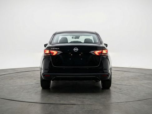 Used 2025 Nissan Versa SV FWD image 7