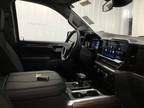 Used 2025 Chevrolet Silverado 1500 LT Trail Boss w/ Convenience Package II image 40