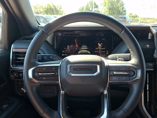 Used 2025 GMC Yukon Denali AWD/4WD image 19