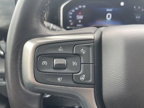 Used 2022 Chevrolet Silverado 1500 LT AWD/4WD image 7