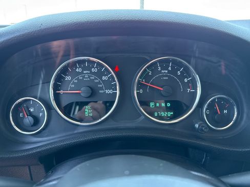 Used 2015 Jeep Wrangler Unlimited Sahara AWD/4WD image 15