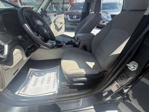 Used 2020 Kia Soul LX FWD image 18