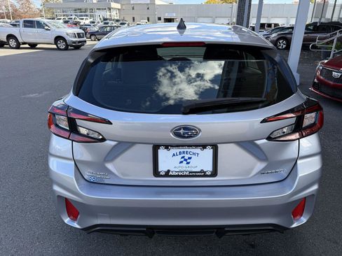 Certified 2025 Subaru Impreza 2.0i image 4