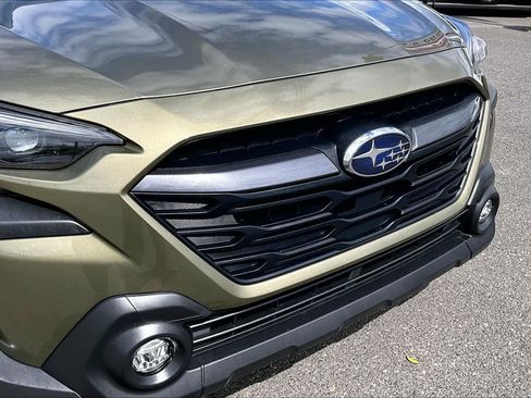Used 2025 Subaru Outback Premium AWD/4WD image 33