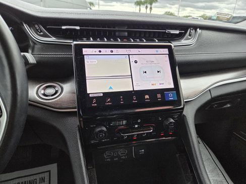 Used 2022 Jeep Grand Cherokee L Limited image 35