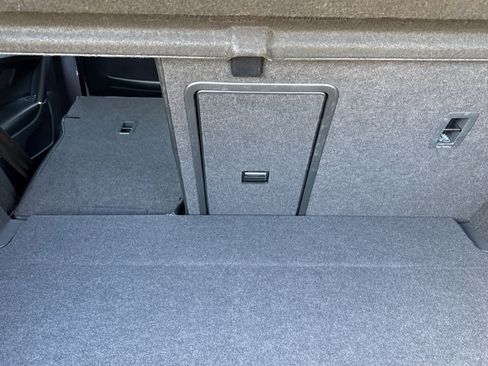 Used 2019 Volkswagen e-Golf SE w/ Driver Assistance Package image 32