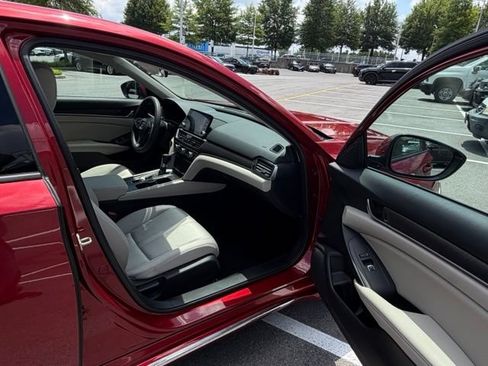 Used 2020 Honda Accord EX image 27