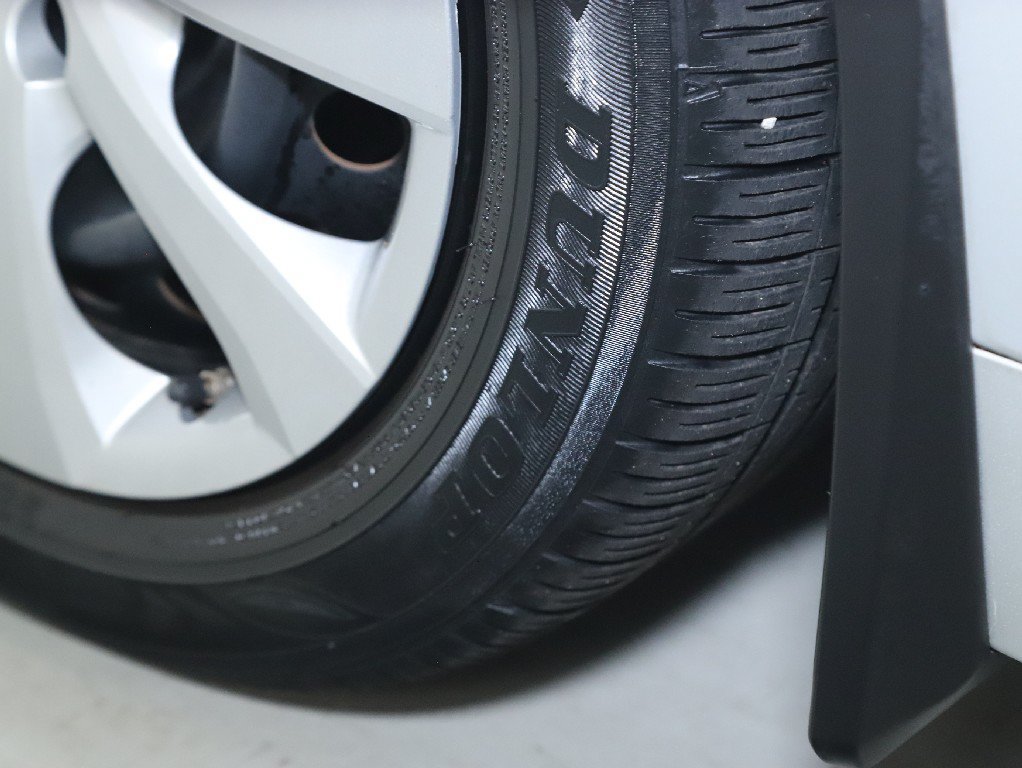 Used 2021 Toyota Corolla LE w/ Carpet Mat Package (TMS) FWD image 34