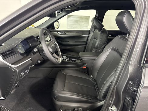 New 2026 Jeep Grand Cherokee L Limited AWD/4WD image 12