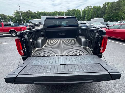 Used 2025 GMC Sierra 1500 SLT AWD/4WD image 12