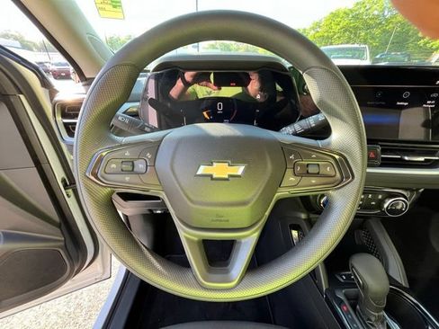 Used 2024 Chevrolet TrailBlazer LT w/ Driver Confidence Package FWD image 22