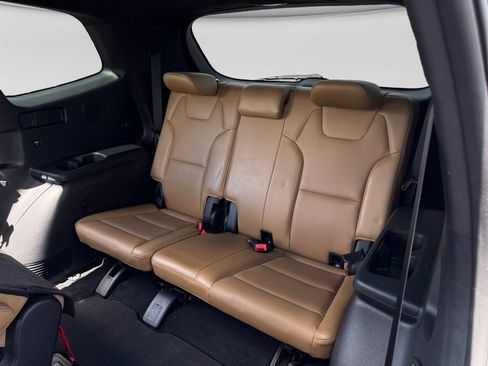 Used 2021 Kia Telluride SX w/ Towing Package FWD image 23
