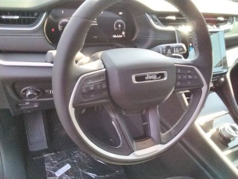 New 2025 Jeep Grand Cherokee Altitude w/ Trailer Tow Package image 28