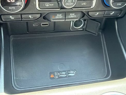Used 2021 Chevrolet Tahoe LT RWD image 32