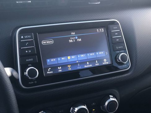 Used 2024 Nissan Kicks S image 27