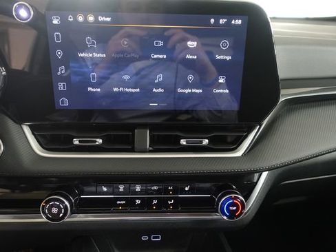Used 2025 Chevrolet Equinox LT FWD image 14
