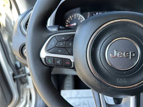 Used 2019 Jeep Renegade Latitude image 21