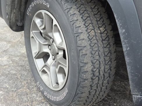 Used 2021 Jeep Cherokee Trailhawk image 7