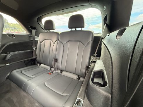 Used 2022 Audi SQ7 Prestige w/ Prestige Package image 44