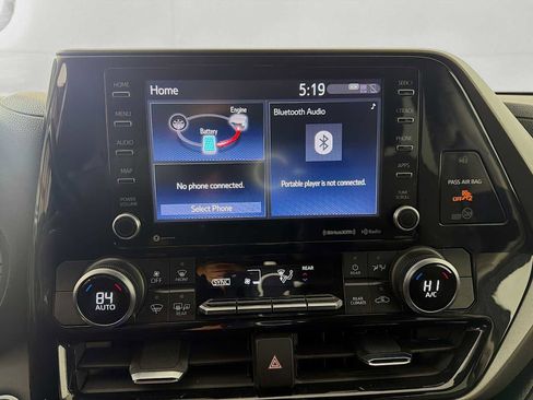 Used 2021 Toyota Highlander LE image 12