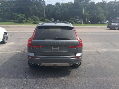 Used 2018 Volvo XC60 T5 Momentum w/ Convenience Package AWD/4WD image 3