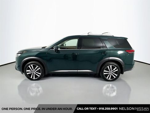 Certified 2025 Nissan Pathfinder Platinum w/ Cargo Package FWD image 8
