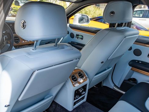 Used 2022 Rolls-Royce Ghost w/ Ghost Package image 30