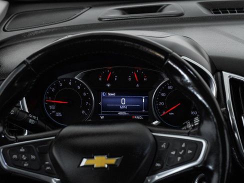 Used 2022 Chevrolet Equinox LT w/ Driver Convenience Package image 16