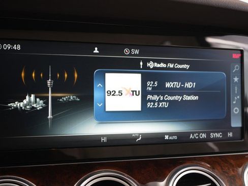 Used 2017 Mercedes-Benz E 300 4MATIC image 49