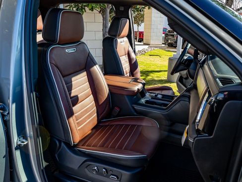 Used 2026 GMC Sierra 3500 Denali Ultimate image 31