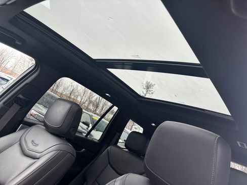 Used 2025 Cadillac XT6 Premium Luxury image 21