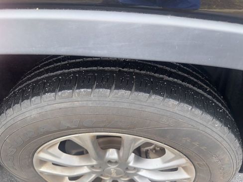 Used 2020 Jeep Cherokee Latitude Plus w/ Comfort/Convenience Group image 12