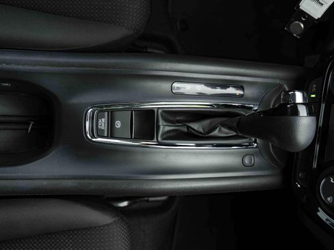 Used 2022 Honda HR-V LX image 26