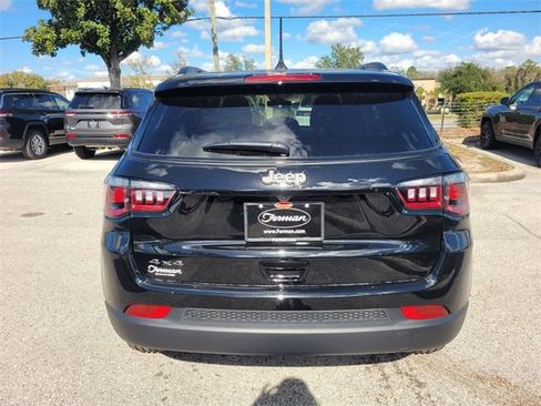 New 2026 Jeep Compass Latitude image 12