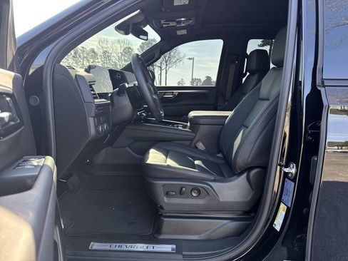 Used 2026 Chevrolet Tahoe RST w/ Comfort Package image 16