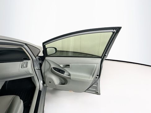 Used 2015 Toyota Prius Four FWD image 29