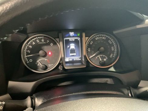 Used 2022 Toyota Tacoma TRD Off-Road image 14